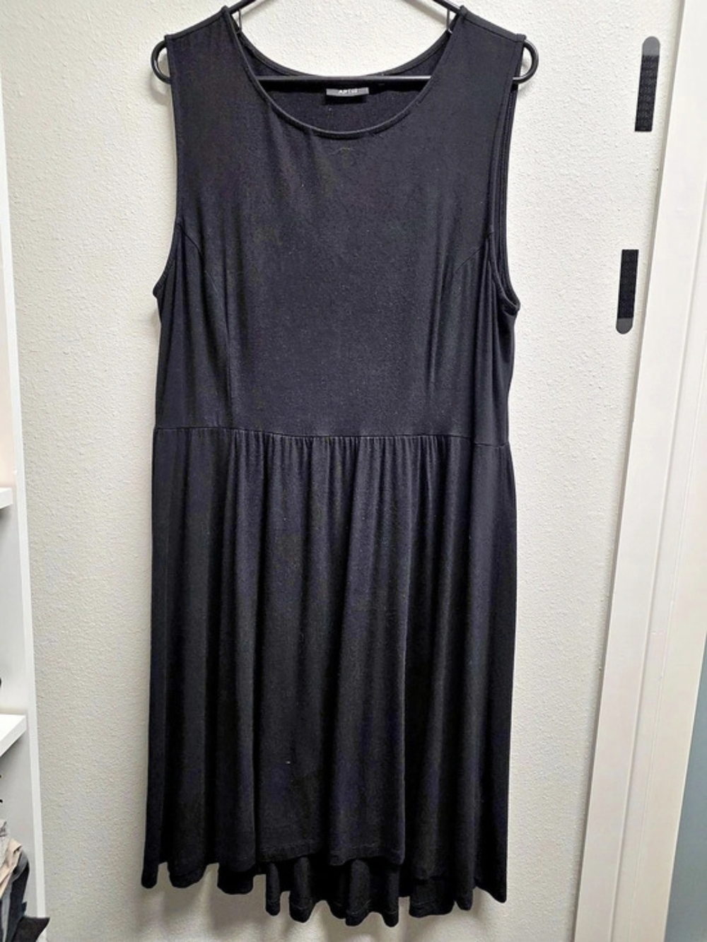 Apt. 9 Black Sleeveless Midi Dress